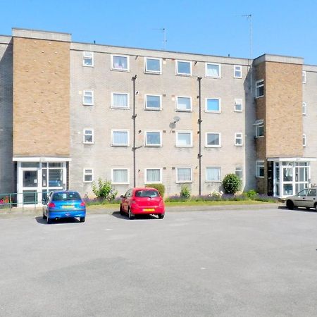 Wentworth Apartment With 2 Bedrooms, Superfast Wi-Fi And Parking Sittingbourne Bagian luar foto